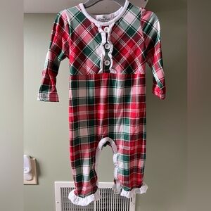 Marie Nicole clothing, baby girl Christmas plaid one piece snap romper - EUC